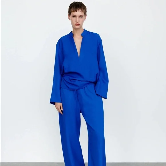 ZARA NEW WOMAN SS21 BLUISH FLOWING BLOUSE WITH VENTS - Picture 5 of 9